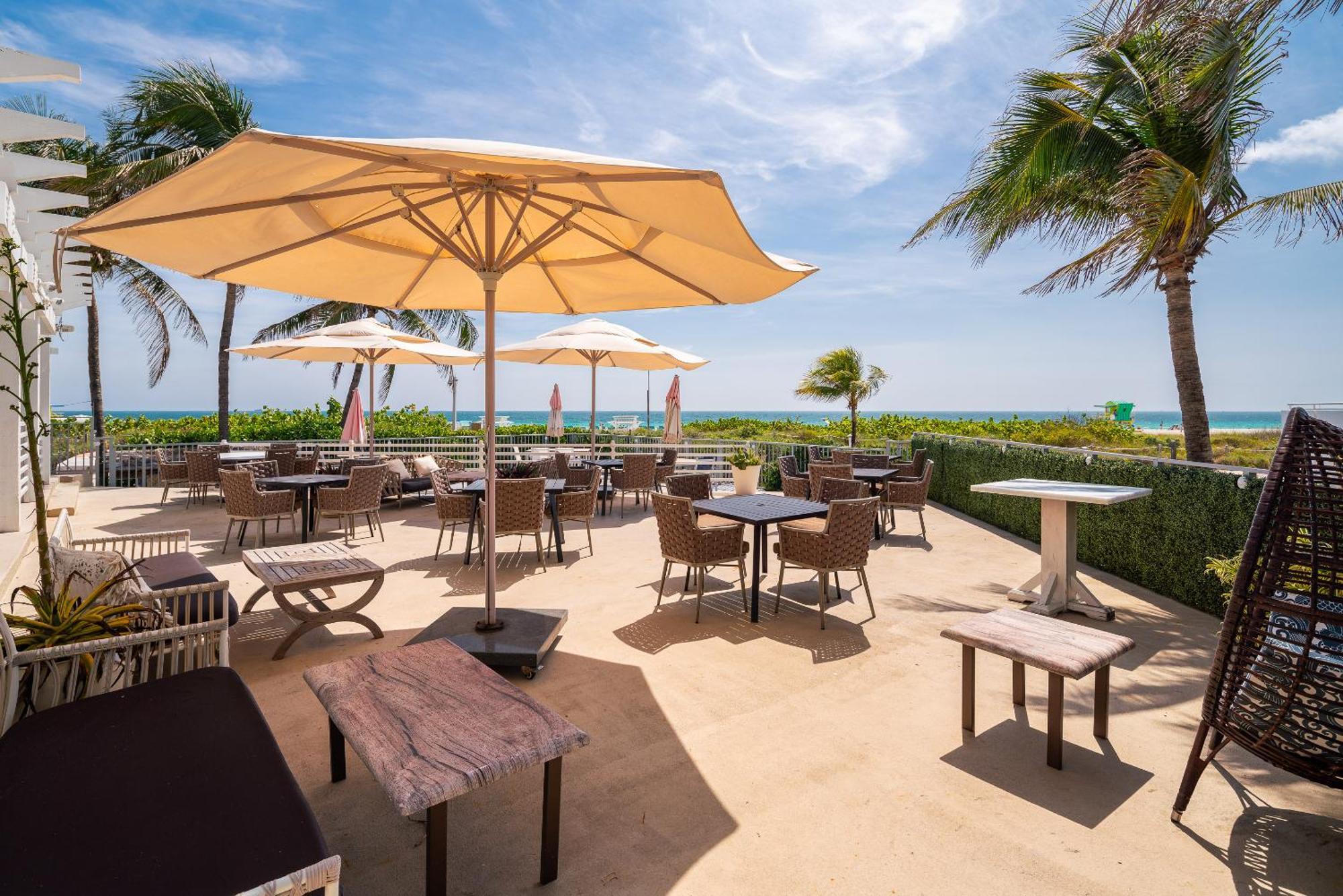 The Savoy Hotel & Beach Club Маями Бийч Екстериор снимка