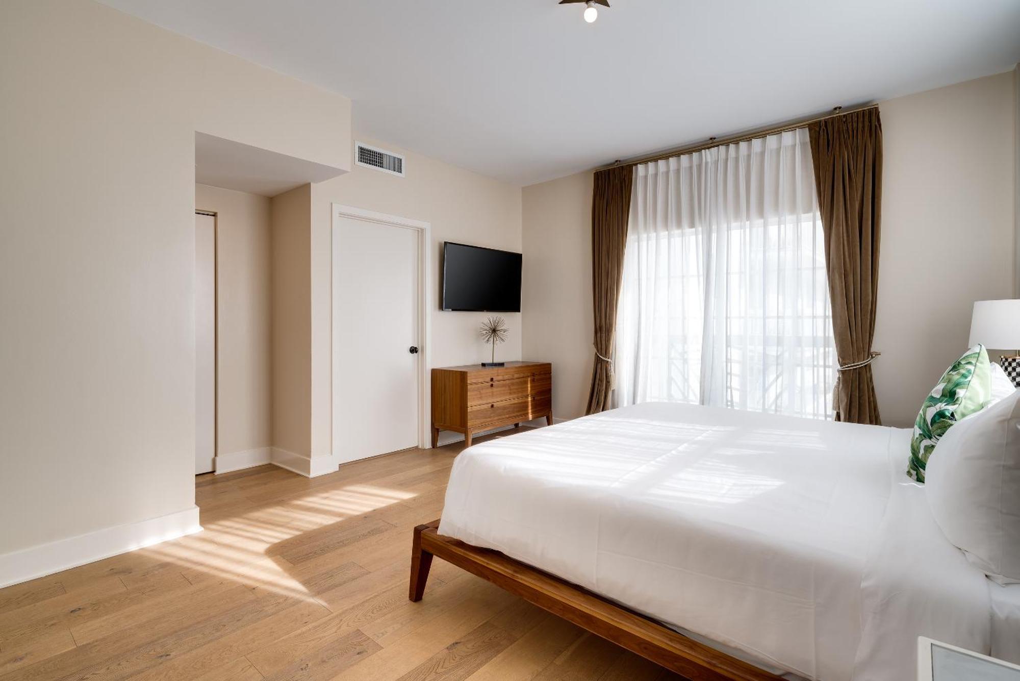 The Savoy Hotel & Beach Club Маями Бийч Екстериор снимка