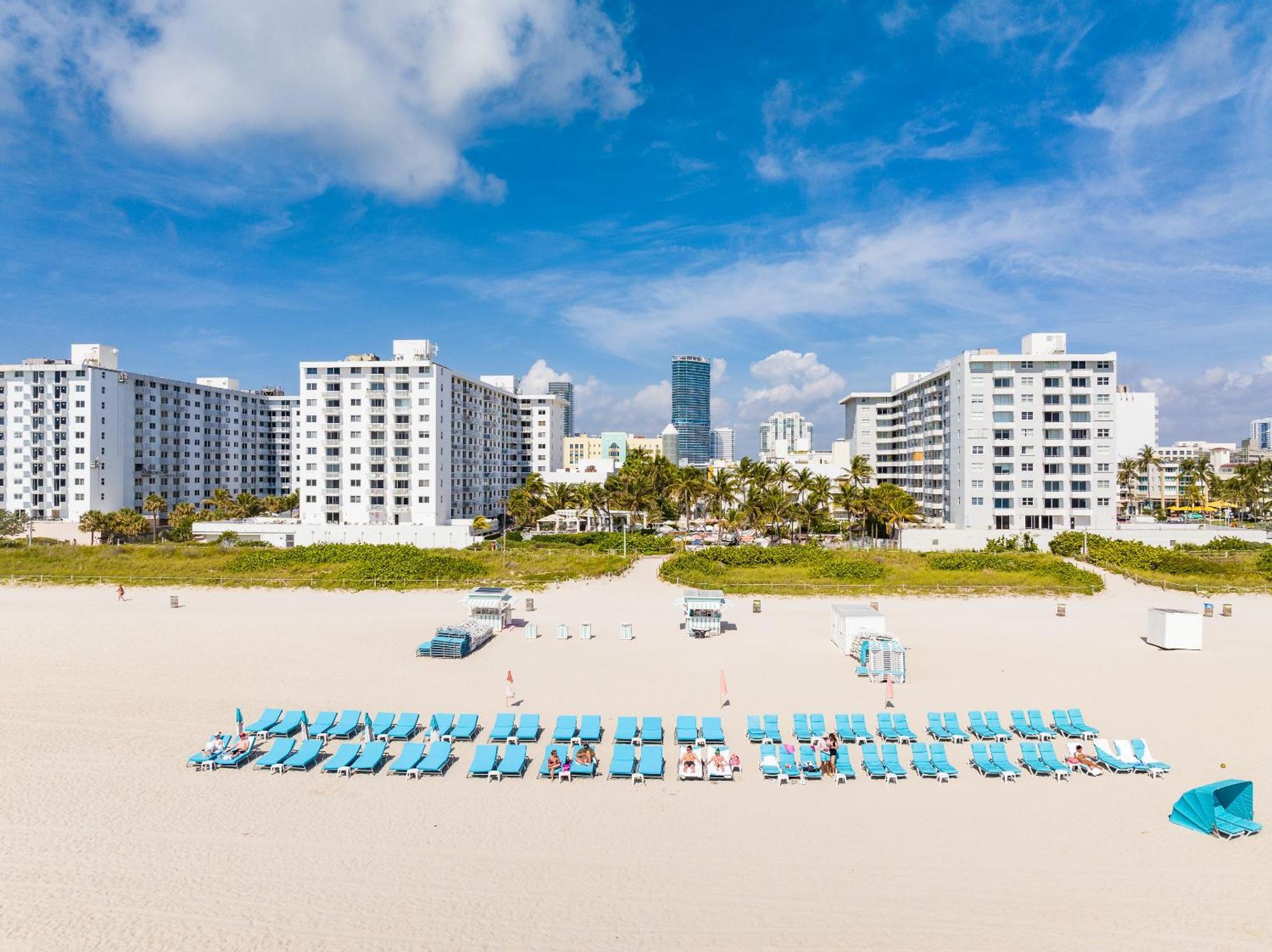 The Savoy Hotel & Beach Club Маями Бийч Екстериор снимка