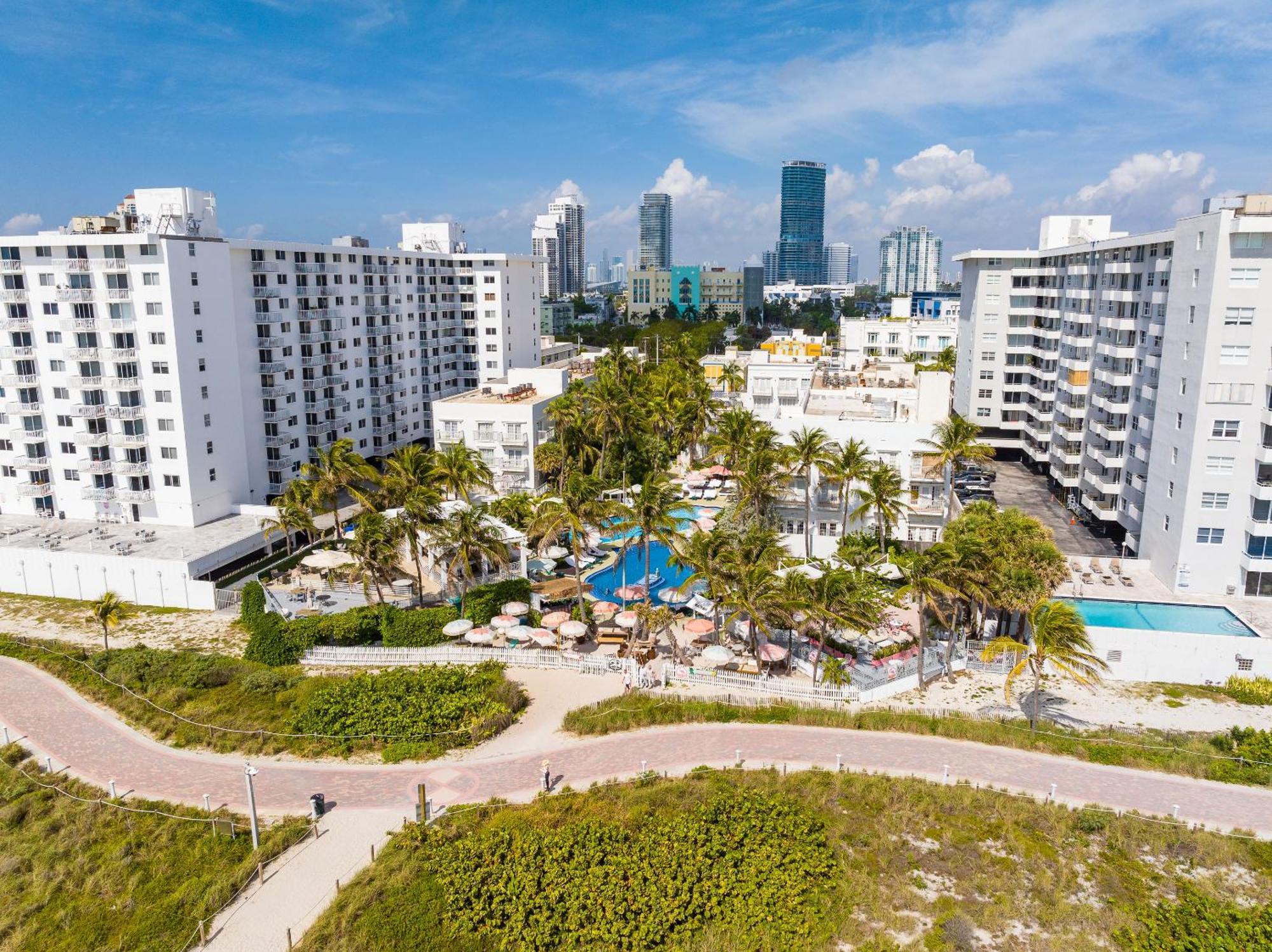 The Savoy Hotel & Beach Club Маями Бийч Екстериор снимка
