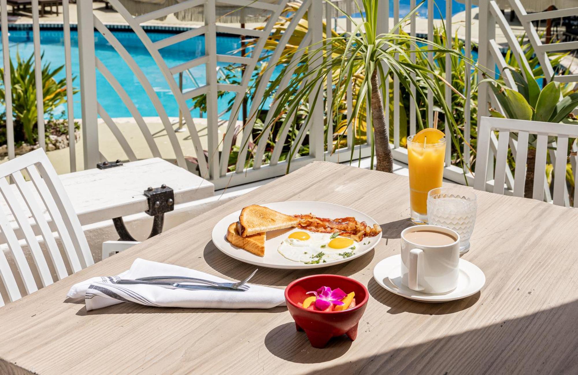 The Savoy Hotel & Beach Club Маями Бийч Екстериор снимка